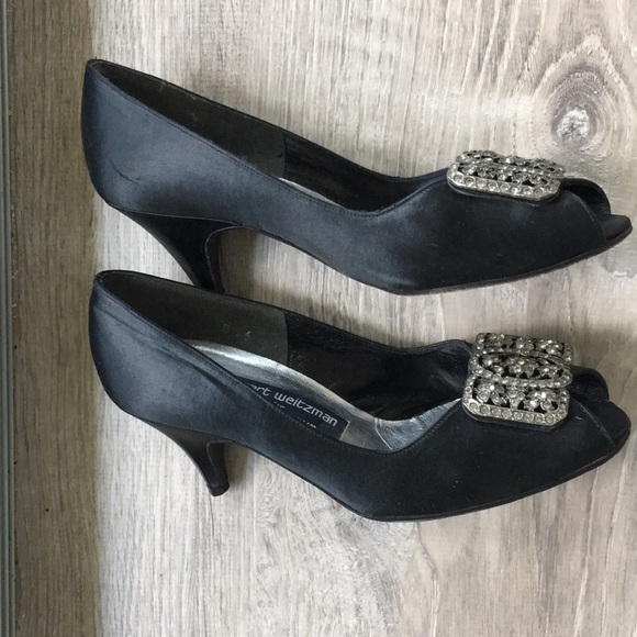 Stuart Weitzman Shoes - Vtg🌹HP Stuart Weitzman for Mr Seymour Satin Heels